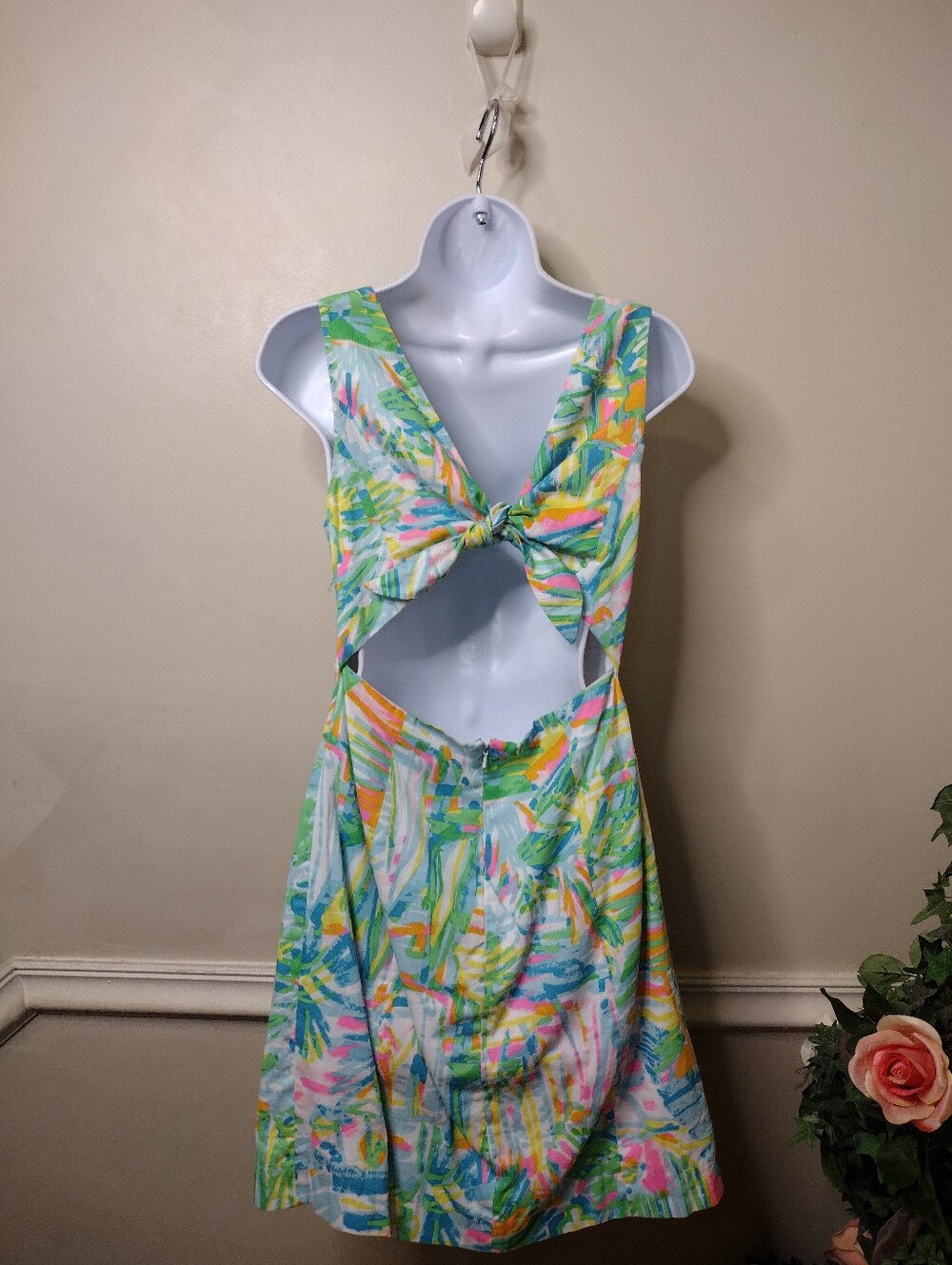 Lilly Pulitzer Sea Salt & Sun Courtney Tie Back Shift Dress Style #25570 - Picture 4 of 8